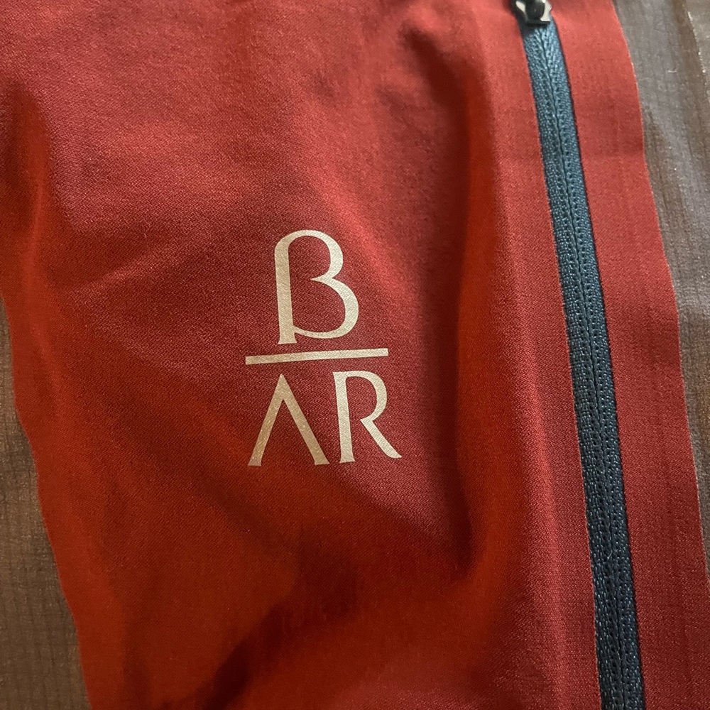 LIKE NEW- Arc'teryx Beta AR Jacket - Picture 5 of 6